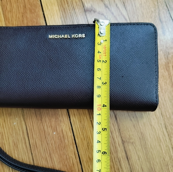 Michael Kors Zip Around Wallet Women's - Picture 3 of 6